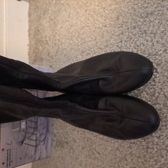 GOLDENBLEU blk smooth Italian leather crikled over knee boots - Picture 16 of 16